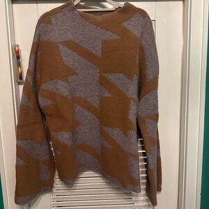 Women’s Camel and Lavender Houndstooth Sweater
